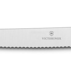 画像2: Victorinox　VICTORINOX　トマトベジタブルナイフ(トマト＆テーブルナイフ) 波刃 　ケース付き　レッド　　　〔メール便OK〕 (2)